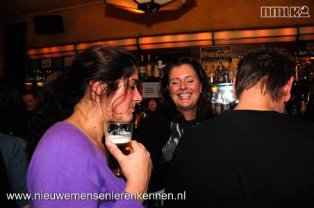 Maandelijkse borrel met 150 nieuwe mensen in Amsterdam