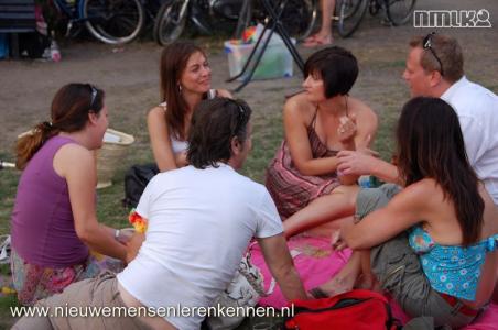 Met meer dan 100 nieuwe mensen BBQ en in het Vondelpark!