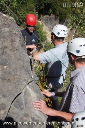 Met 70 nieuwe mensen (20 -45 jaar) all-inclusive in de Belgische Ardennen.