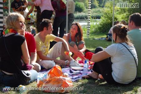 Met meer dan 100 nieuwe mensen BBQ en in het Vondelpark!