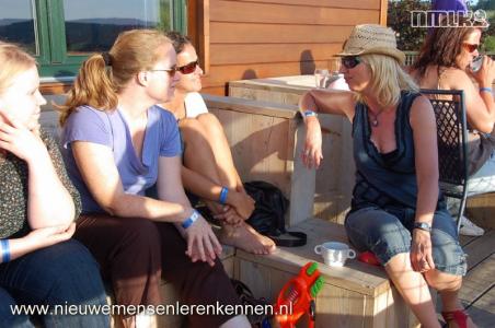 Met 70 nieuwe mensen (20 -45 jaar) all-inclusive in de Belgische Ardennen.