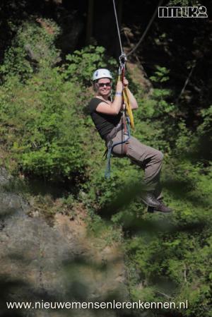 Met 70 nieuwe mensen (20 -45 jaar) all-inclusive in de Belgische Ardennen.