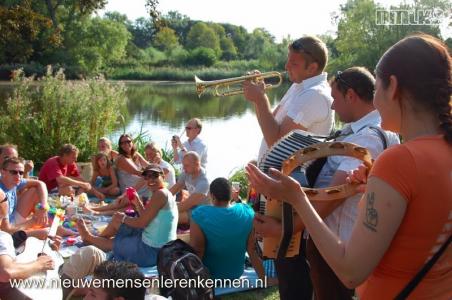 Met meer dan 100 nieuwe mensen BBQ en in het Vondelpark!
