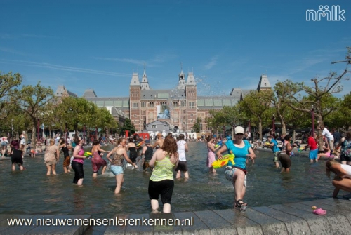 NMLK Splashmob (watergevecht) Amsterdam