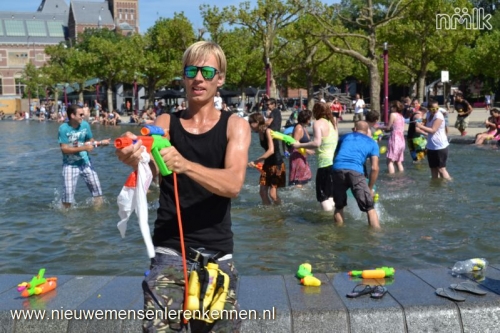 NMLK Splashmob (watergevecht) Amsterdam