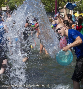 NMLK Splashmob (watergevecht) Amsterdam