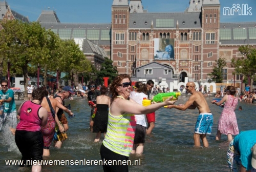 NMLK Splashmob (watergevecht) Amsterdam