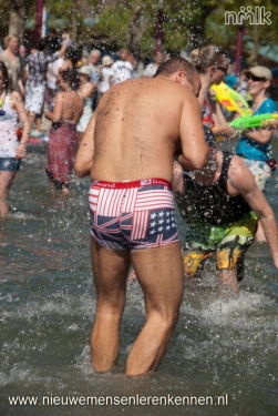 NMLK Splashmob (watergevecht) Amsterdam