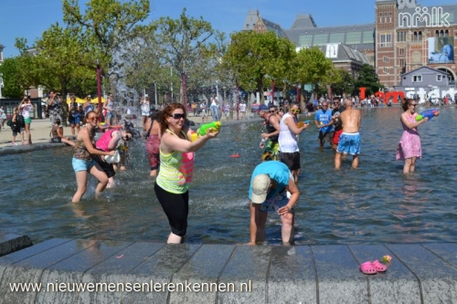 NMLK Splashmob (watergevecht) Amsterdam