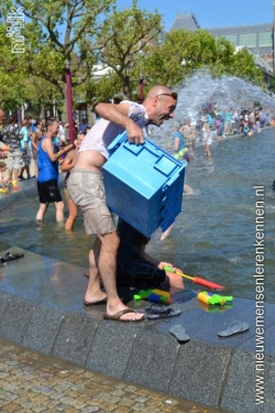 NMLK Splashmob (watergevecht) Amsterdam