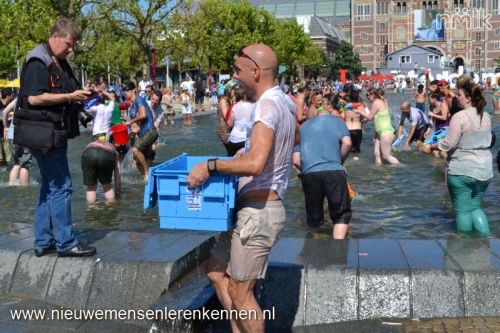 NMLK Splashmob (watergevecht) Amsterdam
