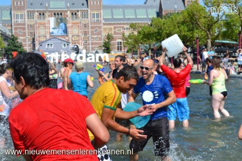 NMLK Splashmob (watergevecht) Amsterdam