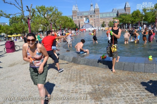 NMLK Splashmob (watergevecht) Amsterdam