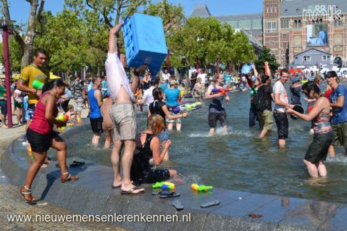 NMLK Splashmob (watergevecht) Amsterdam