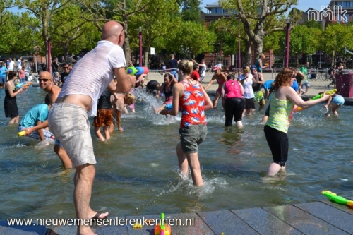 NMLK Splashmob (watergevecht) Amsterdam