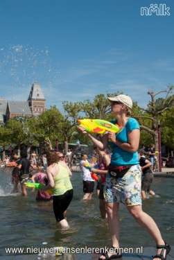 NMLK Splashmob (watergevecht) Amsterdam